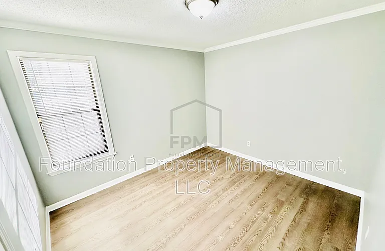 5682 Richburg Ave — Photo 9