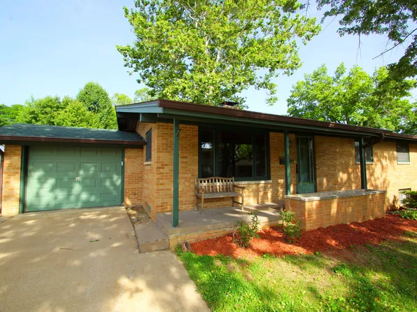2838 Kelling St, Davenport, IA 52804