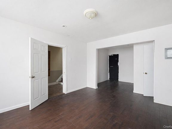 4th image of 10407 94th Avenue