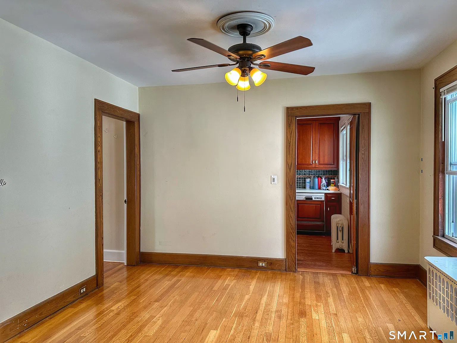 2 bed, 1.0 bath, 1100 sqft, $2,200 — Photo 3