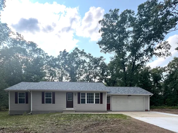 9237 Spruce Ave, Newaygo, MI 49337