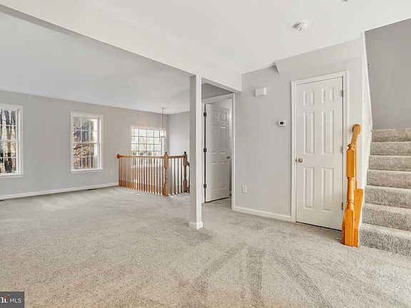 4th image of 1121 Lindsay Ln
