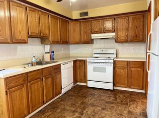 1 Willow Wood Sq #1, East Rutherford, NJ 07073