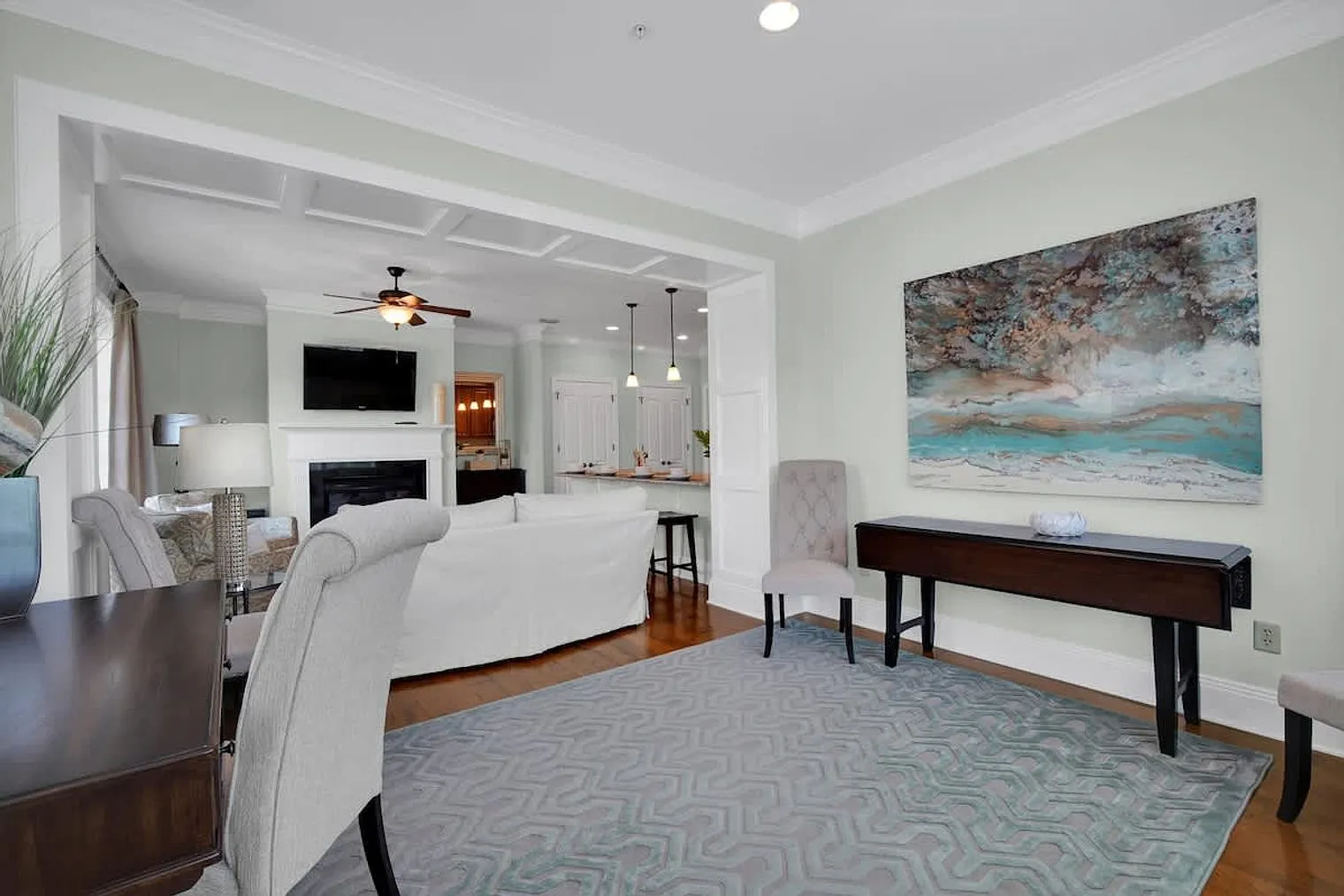 2 bed, 2.0 bath, 1431 sqft, $6,664 — Photo 4