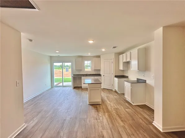467 Seaborn Cir, Pendleton, SC 29670