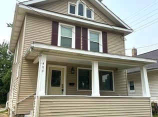 404 Leslie St, Lansing, MI 48912