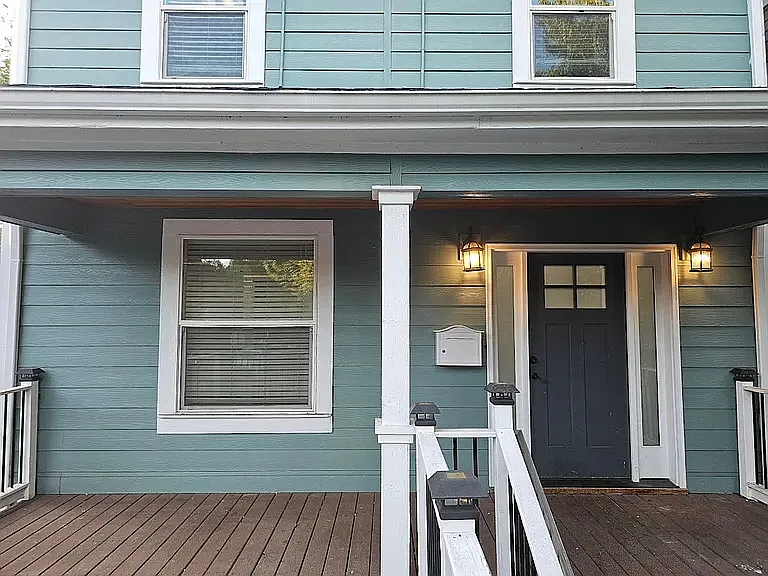 5 bed, 2200 sqft, $3,850 — Photo 2