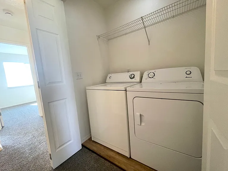 1217 Forsythia Ave — Photo 16