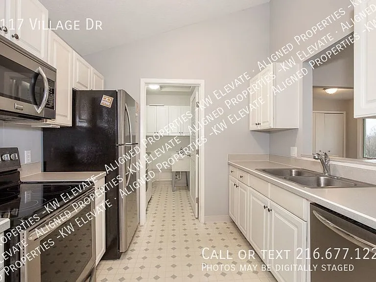 7117 Village Dr — Photo 2