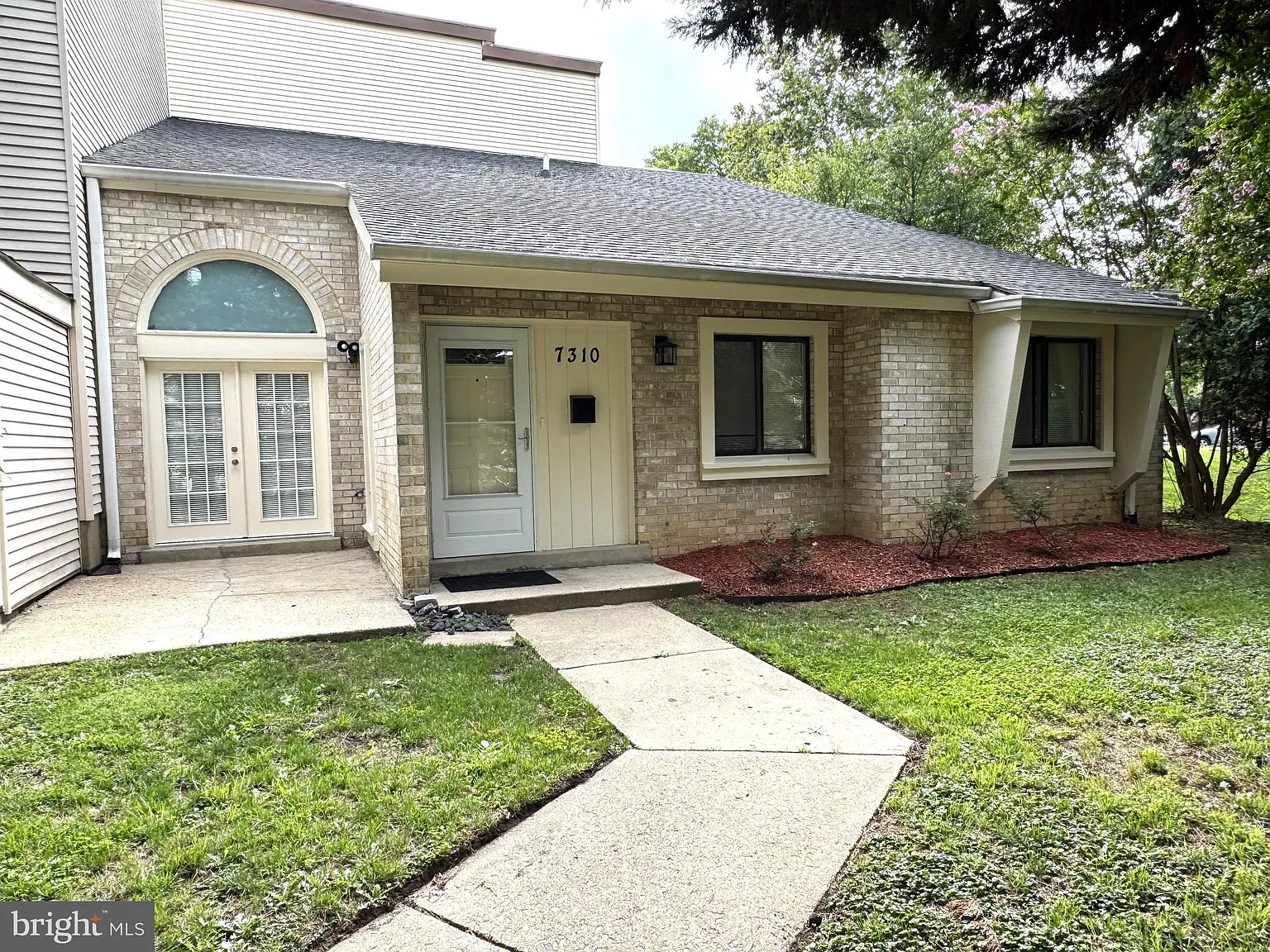 3 bed, 2.0 bath, 1105 sqft, $2,750 — Photo 3