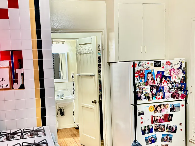 Full sized kitchen
