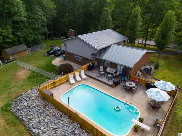 360 Holmes Dr, Paducah, KY 42003