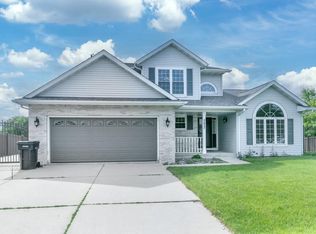 2427 Greenwood Dr, Janesville, WI 53546