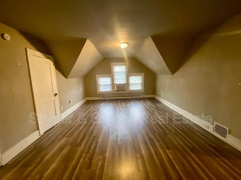 438 Crestwood Ave #3 — Photo 3