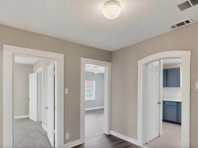 3515 Kenilworth St — Photo 3