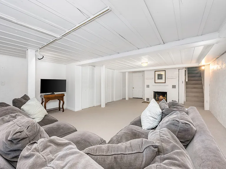 322 Noroton Ave — Photo 30