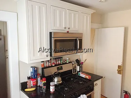 3 bed, 1.0 bath, $3,000 — Photo 3