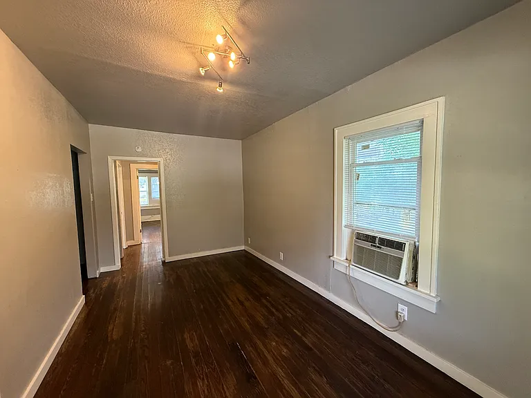 1506 W Bowen Pl — Photo 14