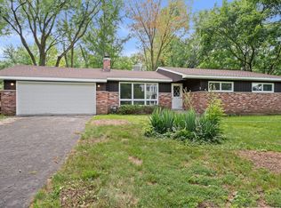 2S329 Madison St, Wheaton, IL 60189