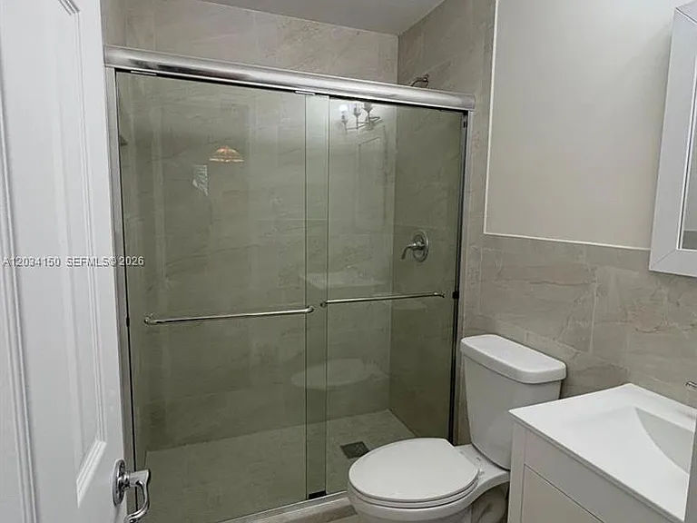 136 Marina Ave — Photo 9