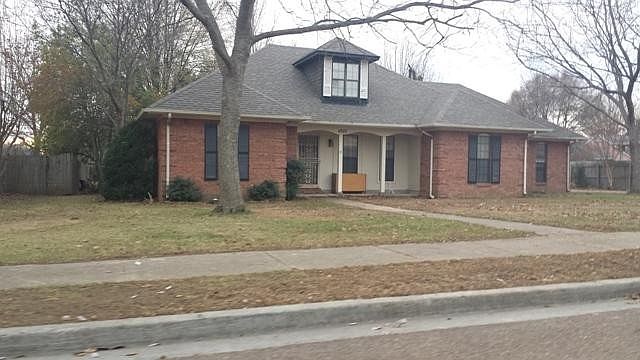 1st image of 4919 Baywood Dr