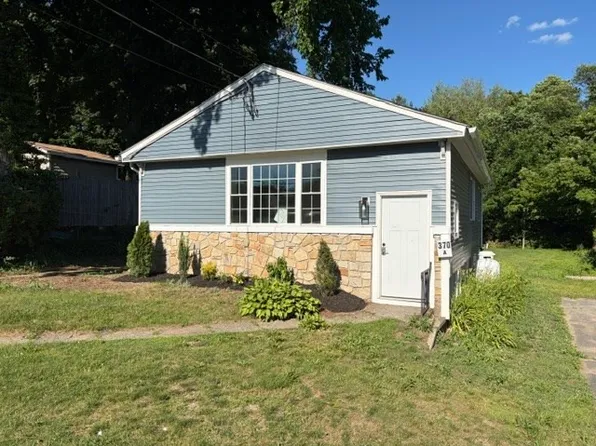 370-370A E Main St, Oxford, MA 01540