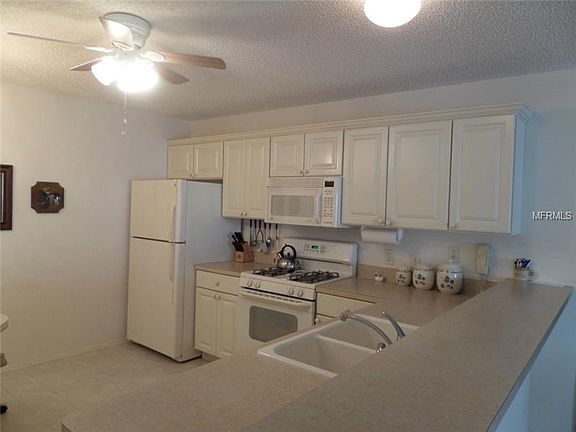 2nd image of 1576 Bayou Pl