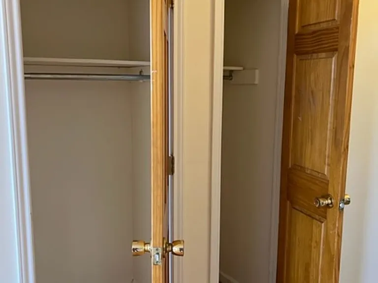 1256 Clay Ave — Photo 6