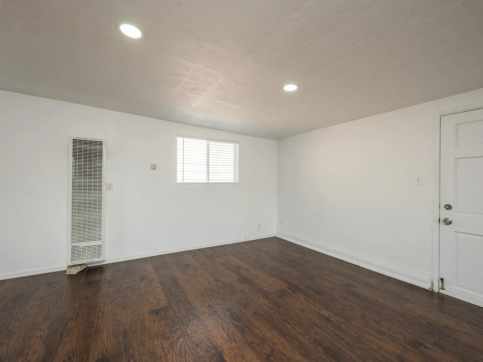 1 bed, 450 sqft, $1,600 — Photo 4