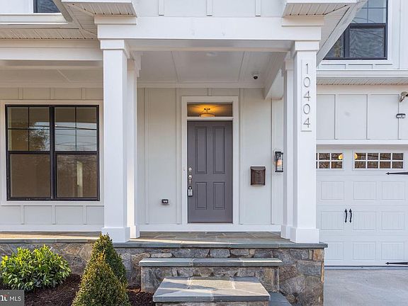 5th image of 10404 Summit Ave