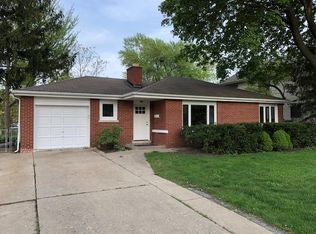 113 N School St, Mount Prospect, IL 60056