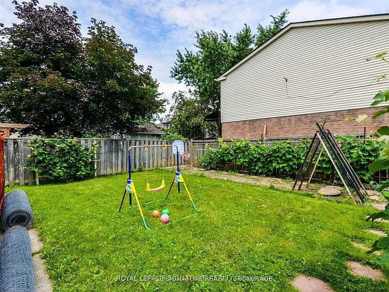 6222 Fullerton Cres — Photo 33