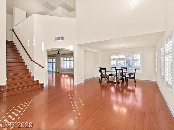 4th image of 9044 Malarga St