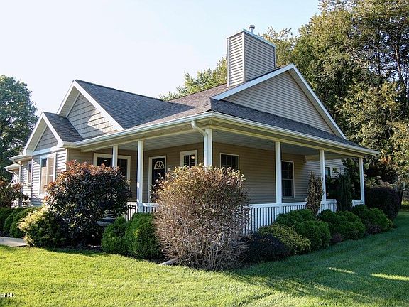 5th image of 7831 Cayhill Ave
