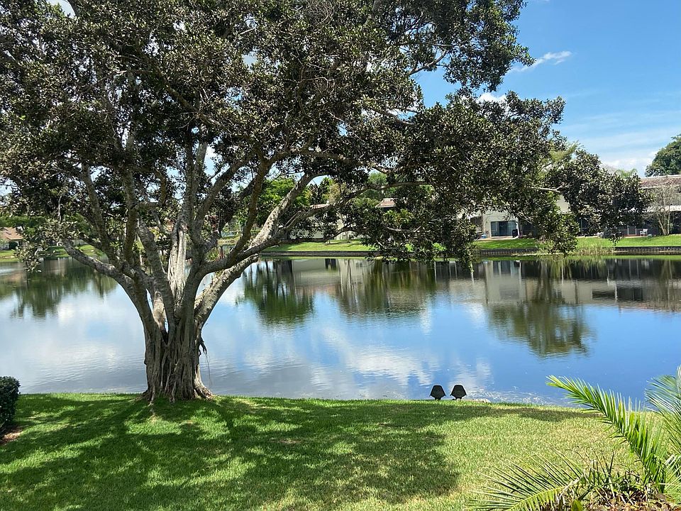 1st image of 134 Wimbledon Lakes Drive