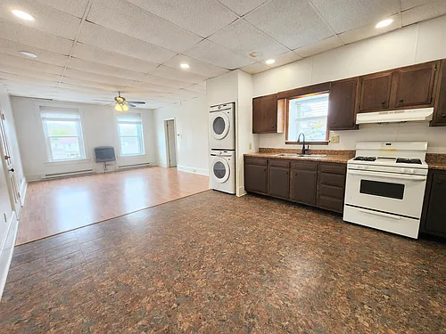 400 W Main St #1 Photo 1