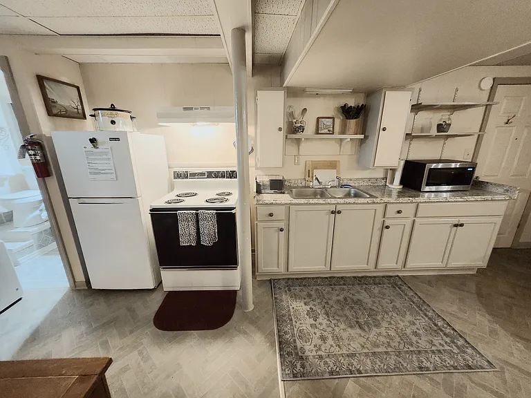 1831 Oxford Ave SW #202 — Photo 21