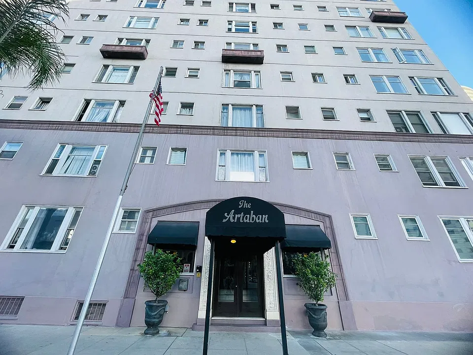 10 Atlantic Ave #706