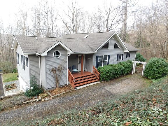4th image of 759 Evergreen Farm Cir