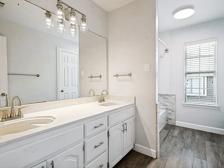 2204 Winslow Ct — Photo 7