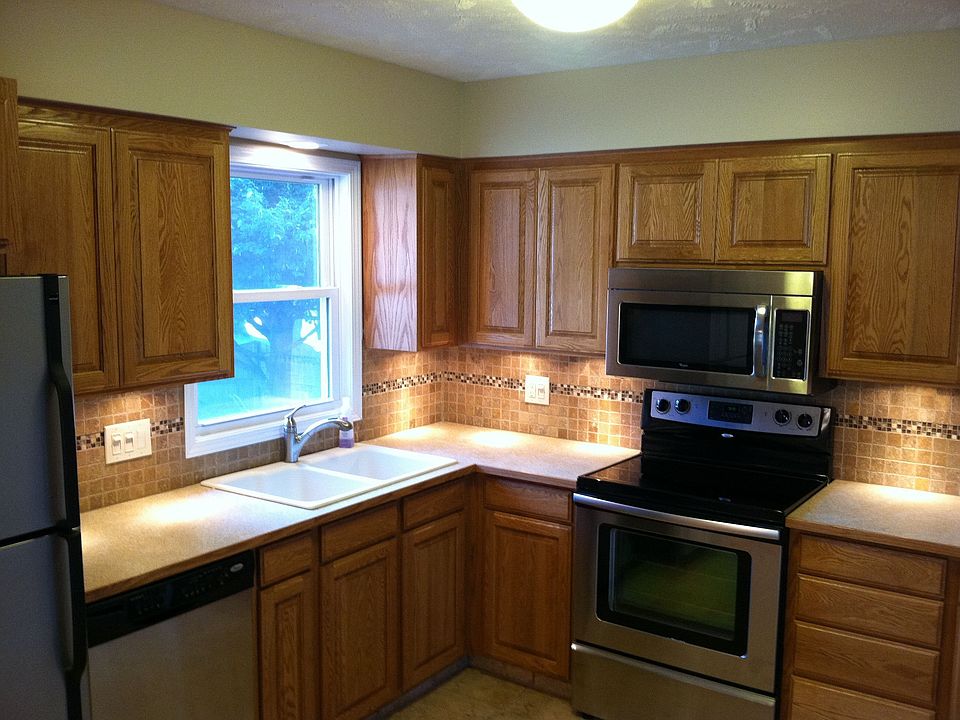 2nd image of 7504 S 87th St