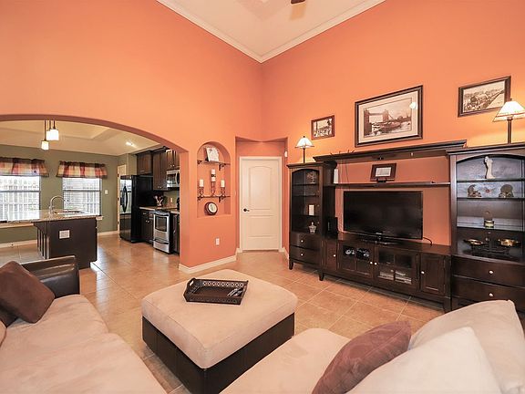 2nd image of 11013 Plumas Dr
