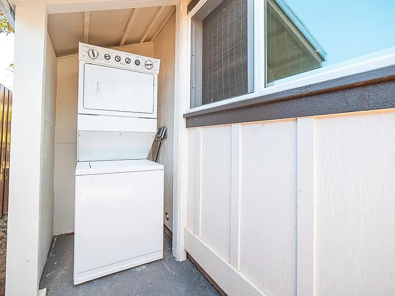 318 Hualani St — Photo 11