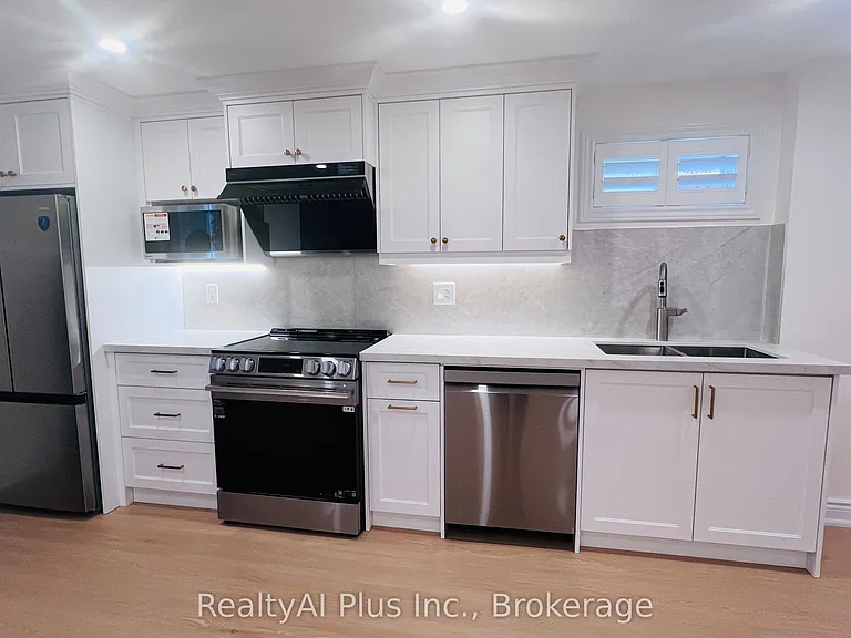 37 Bowhill Dr #WALK-OUT BASEMENT — Photo 7