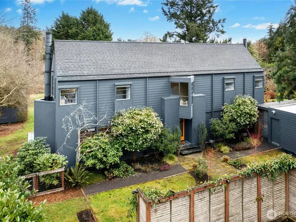 7748 Sportsman Club Road NE, Bainbridge Island, WA 98110