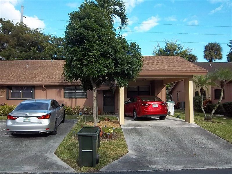 1st image of 1852 Tamarind Ln