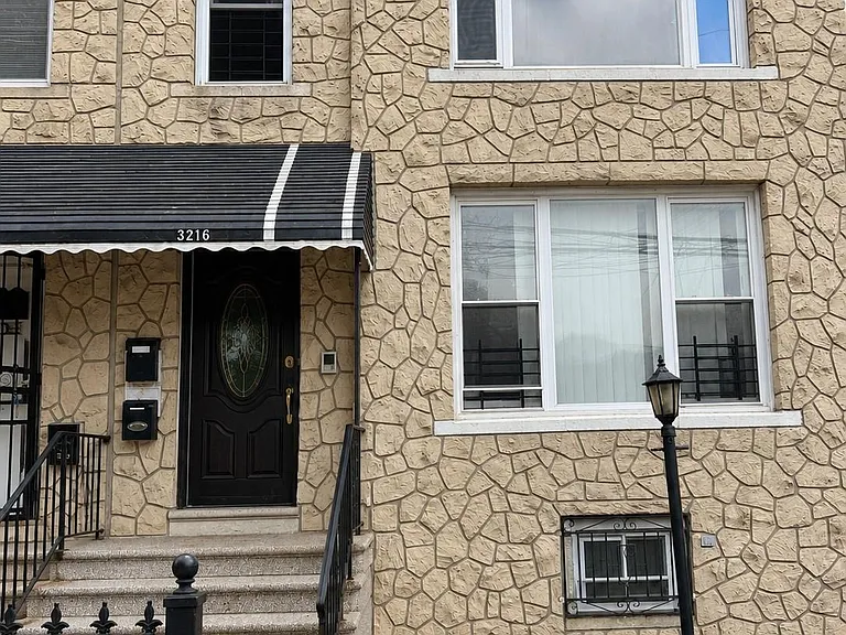 3216 Seymour Ave #2 — Photo 4