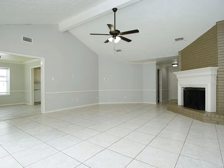 18531 Lippizaner Dr — Photo 8