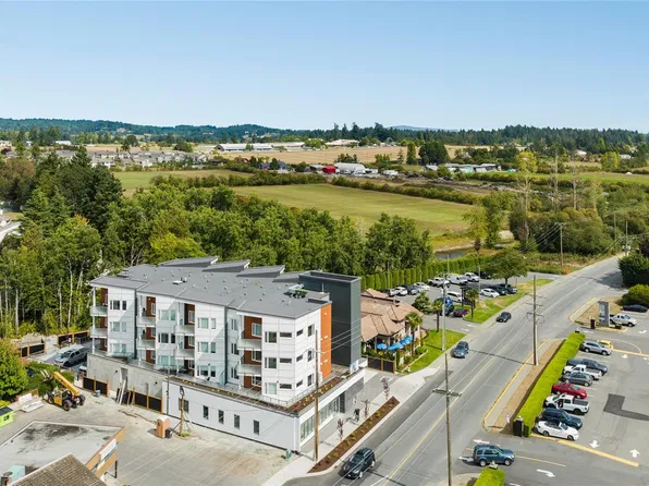 7098 Wallace Dr #203, Central Saanich, BC V8M 1G9