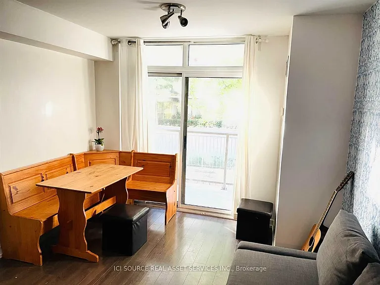 816 Lansdowne Ave #113 — Photo 2